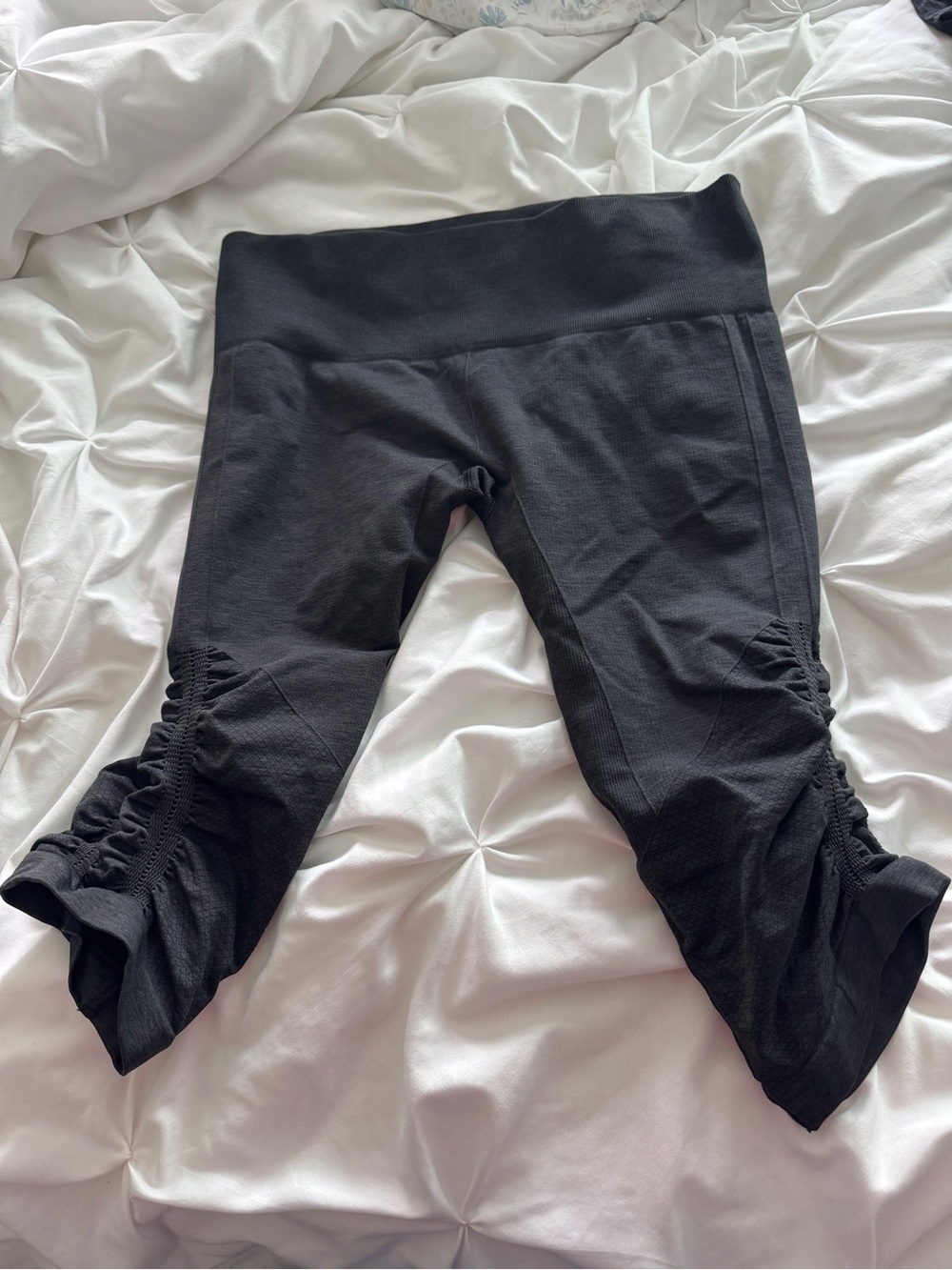 lululemon athletica Black Ruched Knee-Length Leggings
